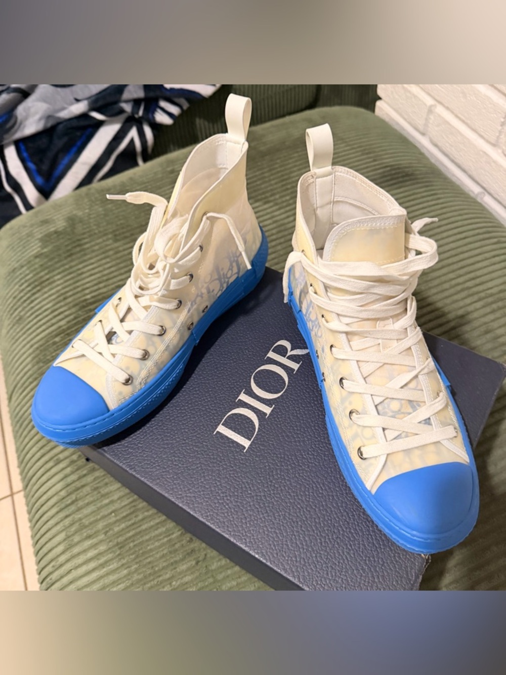 Dior High-Top Sneakers in White and Blue - Picture 2 of 5